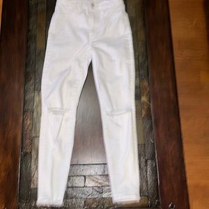 American Eagle White Super Stretch Ripped Jeans